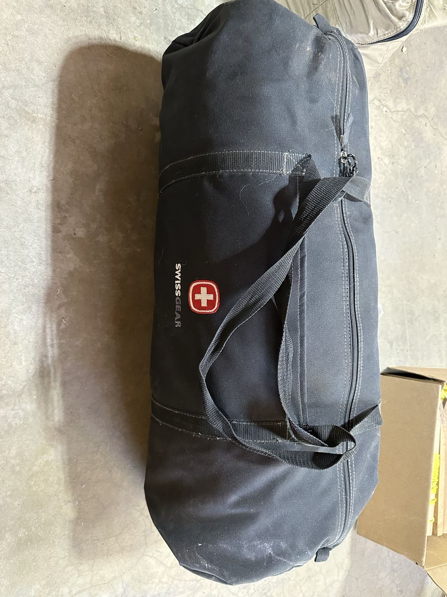 8 person Swiss Gear Tent