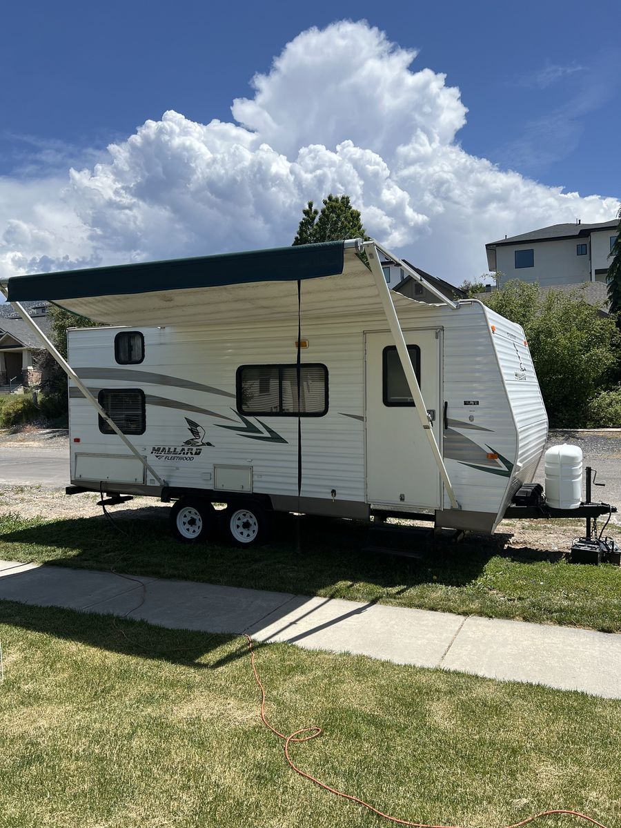 2005 Fleetwood Mallard 18 feet