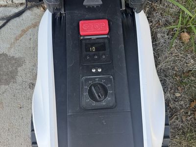 Ecovacs Goat O1000 Robot Mower