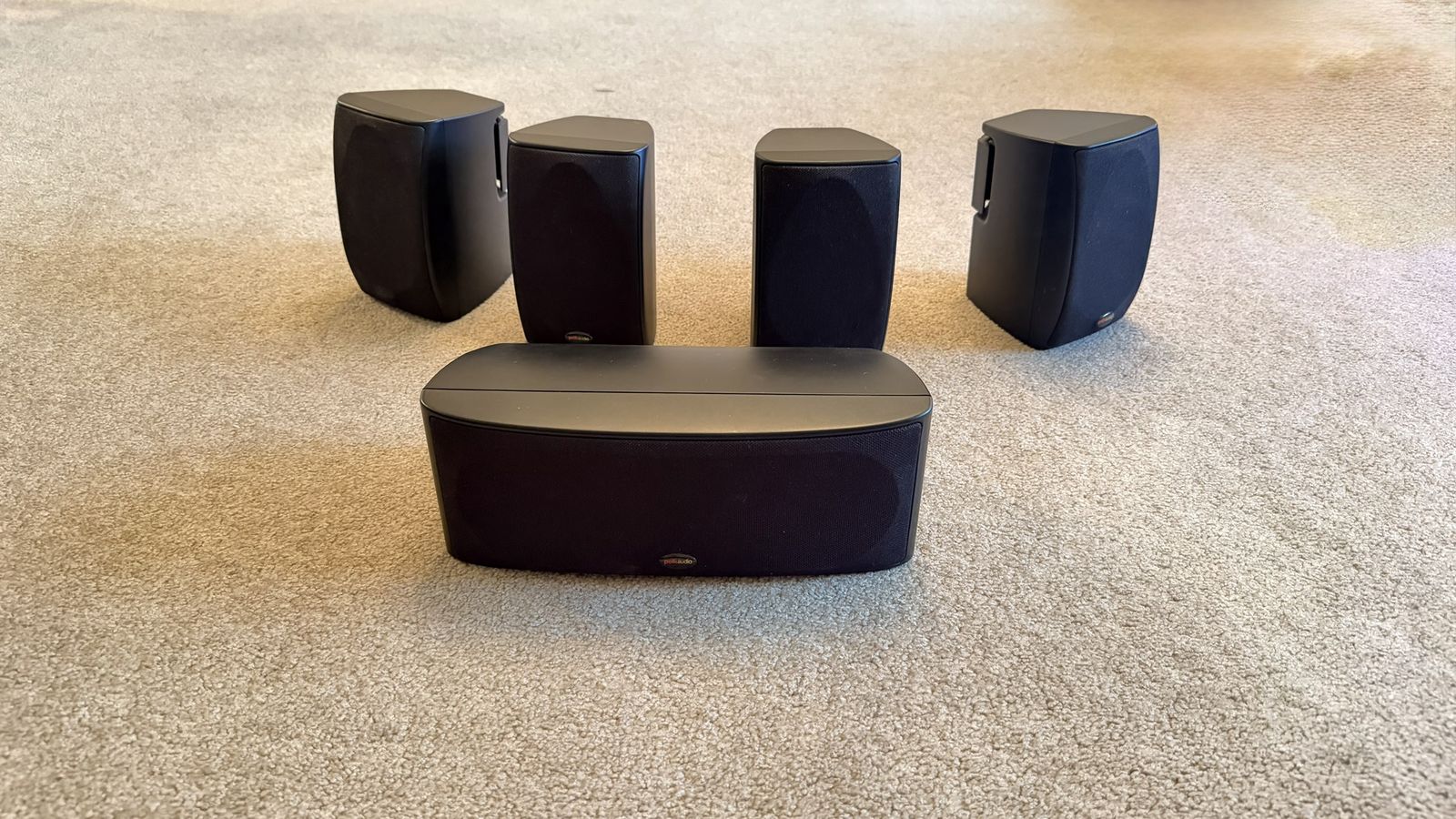 Polk RM6750 5.1 Speaker System (4) 6751 Satellite and (1) 6752 Center Speakers