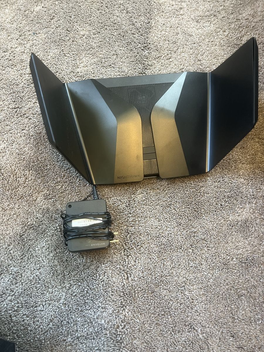 NETGEAR Nighthawk AX12 RAX120 AX6000 WiFi 6 Router – 12 Stream – Great Condition 125$ OBO