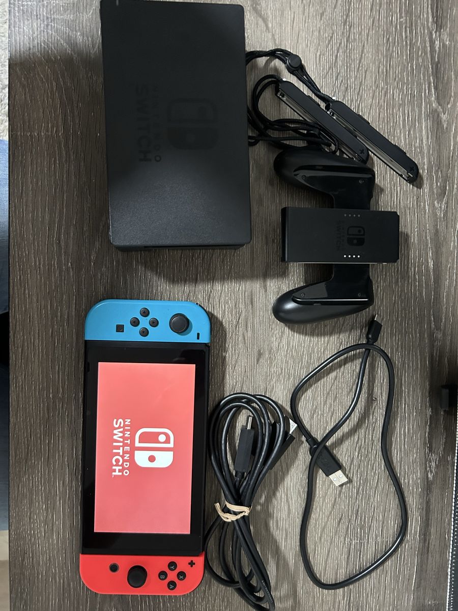 Nintendo Switch Console -Excellent Condition- Make an Offer!