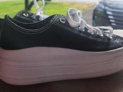 Converse size 9