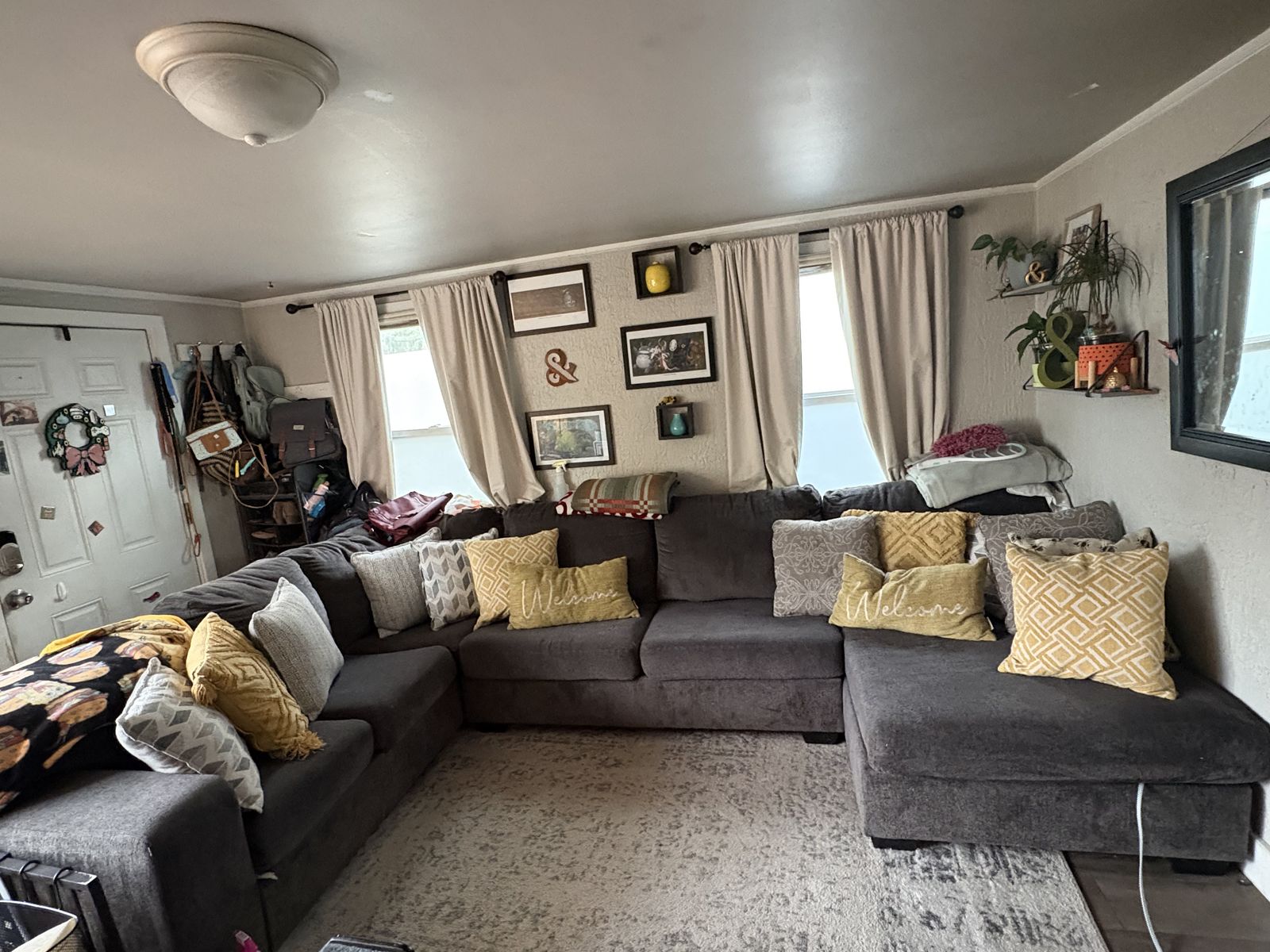 Sectional W/Chaise & Ottoman