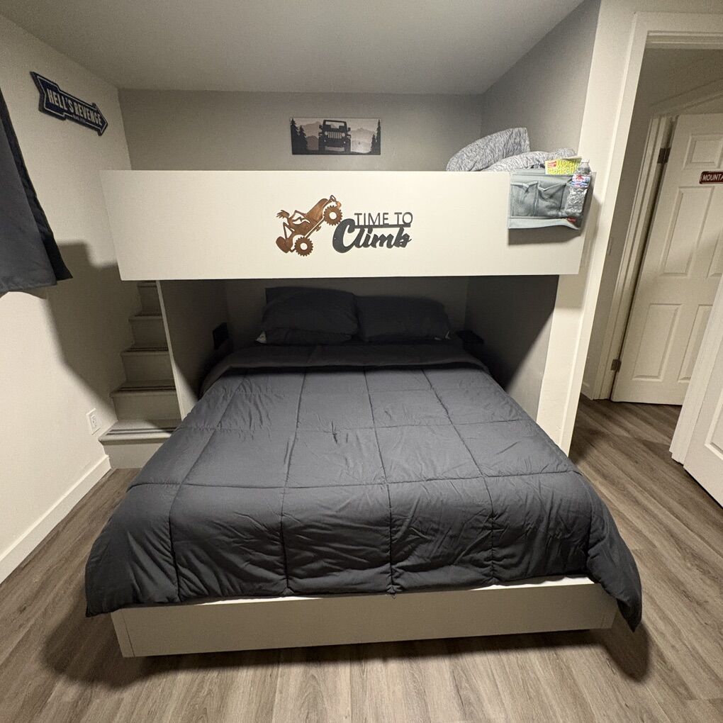 Bunkbeds - Built In With Stairs