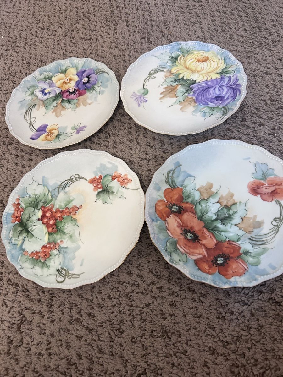 Antique Limoges A. Lanternier & Cie Hand-Painted Floral Porcelain Dessert Plates (Set of 4, 1891-1914)
