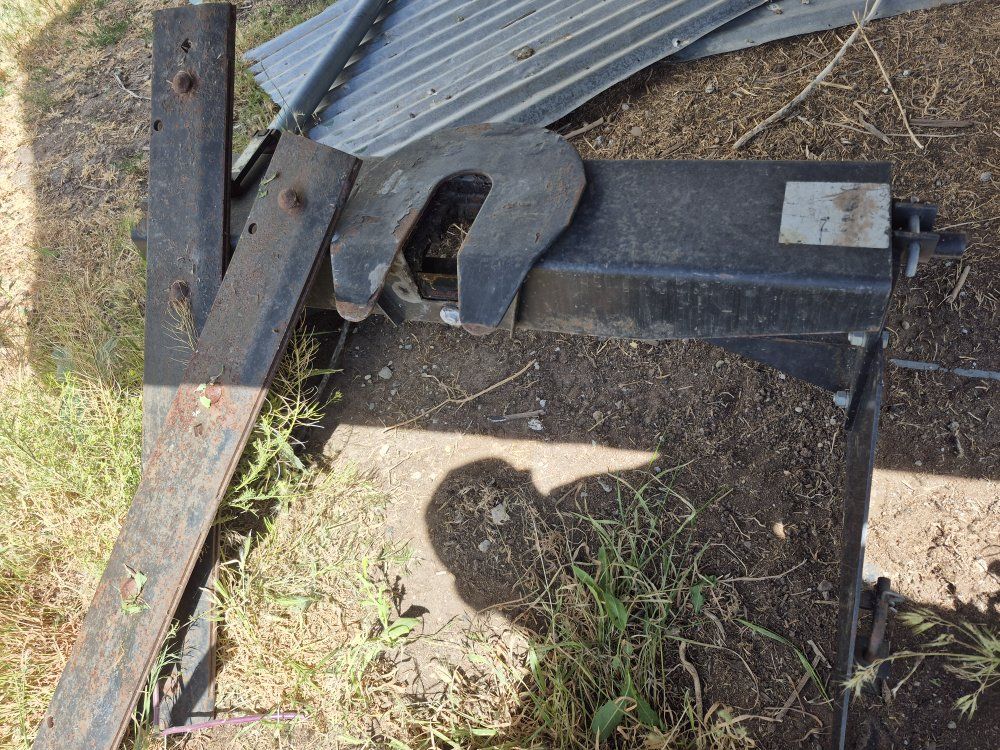 Fifth Wheel Trailer Hitch - Heavy Duty, Used