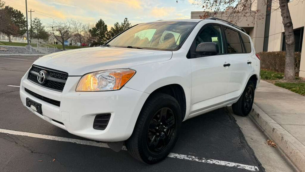 2011 TOYOTA RAV4 LE