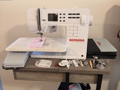 Bernina B 335 Sewing Machine