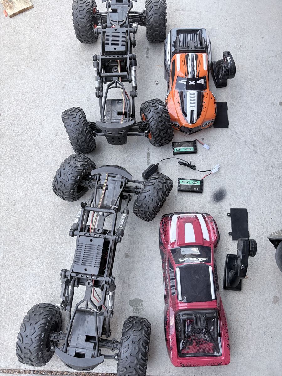 RC Rock Climber Monster Truck 4x4 with Two 9.6V Batteries and Charger