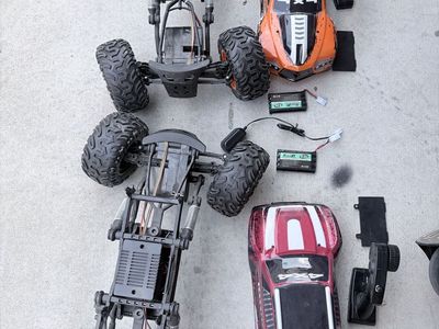RC Rock Climber Monster Truck 4x4 with Two 9.6V Batteries and Charger