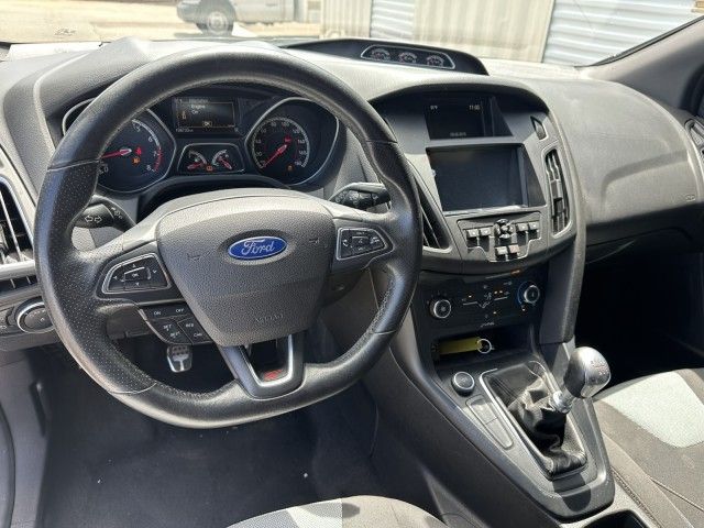 Main image 6