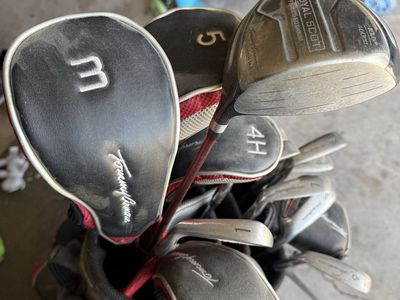 Tommy Armour Golf Club Set - Royal Scot Driver, 3 Wood, 4H & 5H Hybrids, Irons & Bag