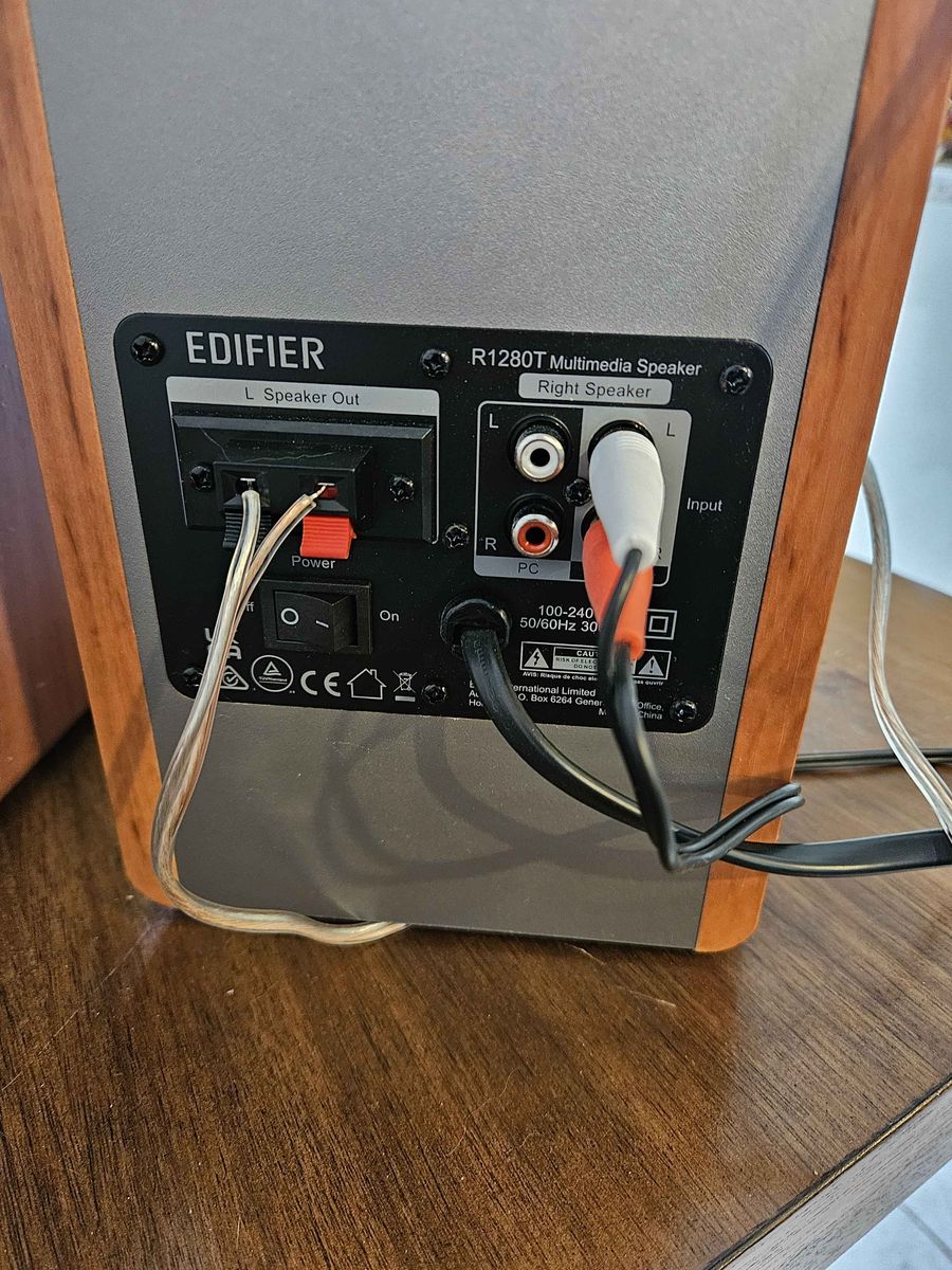 Edifier powered bookshelf speaker