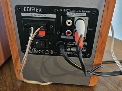 Edifier powered bookshelf speaker
