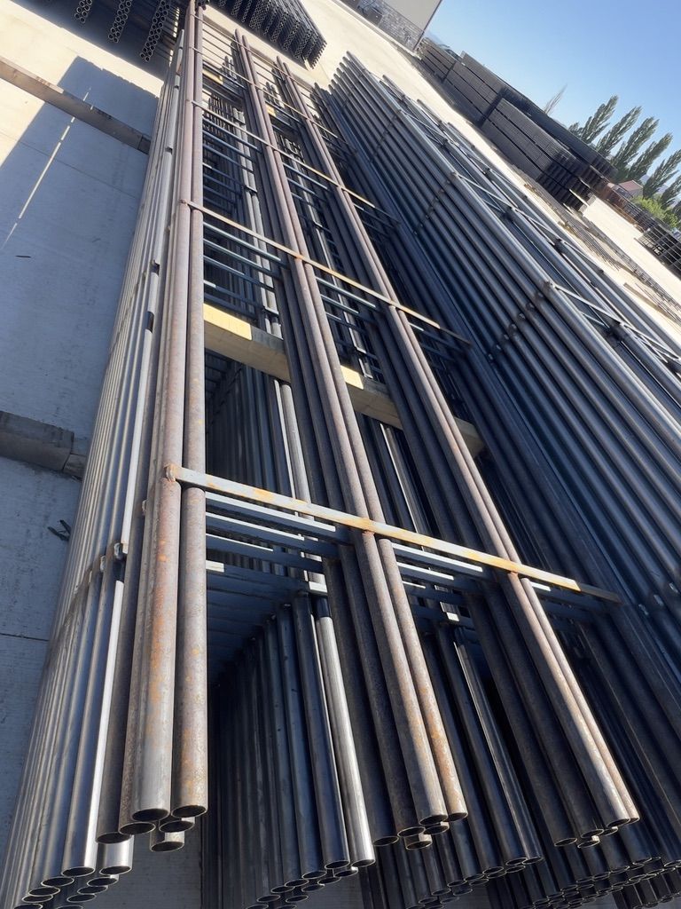 Continuous Fence 1-5/8" x 48" x 4 Rail