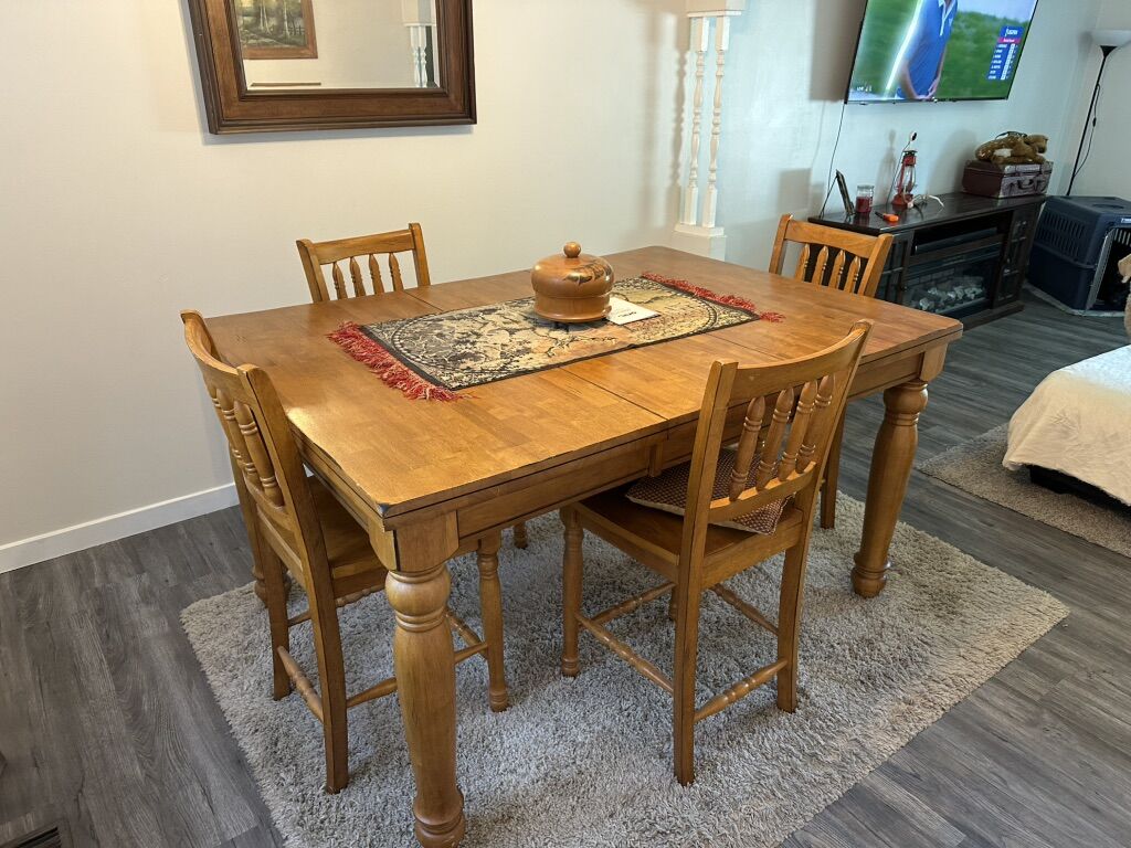 Beautiful Table and Chairs