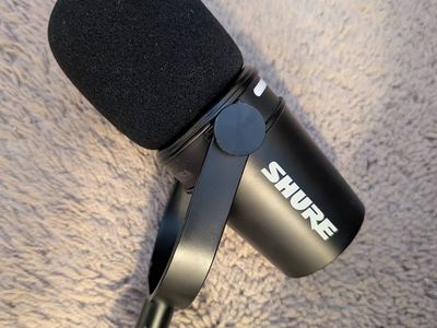 Shure MV7+ USB-C or XLR Dynamic Vocal Microphone Perfect for Streaming, Podcasting, etc