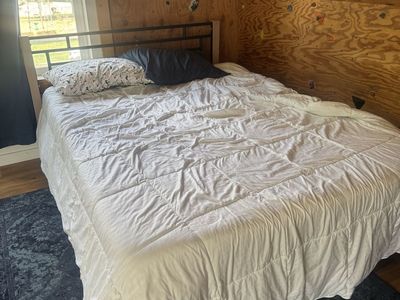 Queen mattress (free bed frame)