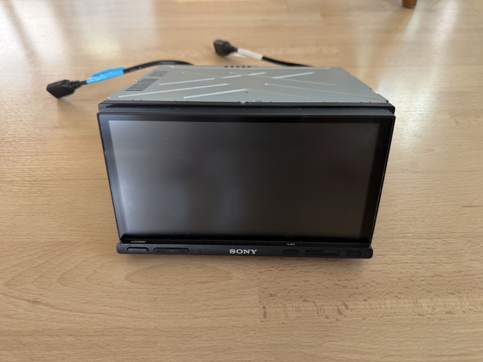 Sony XAV-AX7000 Apple CarPlay/Android Auto Media Receiver w/ Bluetooth