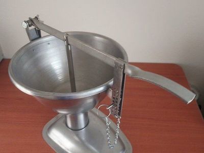 Commercial Stainless Manual Donut Filler – Chicago Metallic Style – New Condition