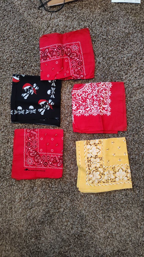 5 various bandanas in great condition -  total bandana bandanna