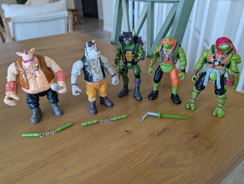 TMNT figures 2009? with weapons
