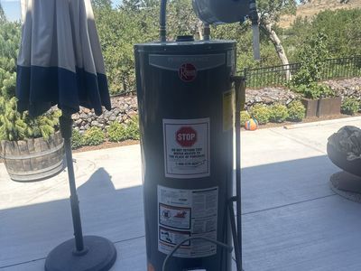 Rheem 40 Gal Water Heater with Expansion and Connections