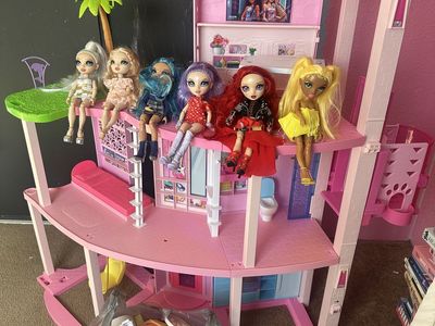 Barbie Dream House And 6 Rainbow High Dolls