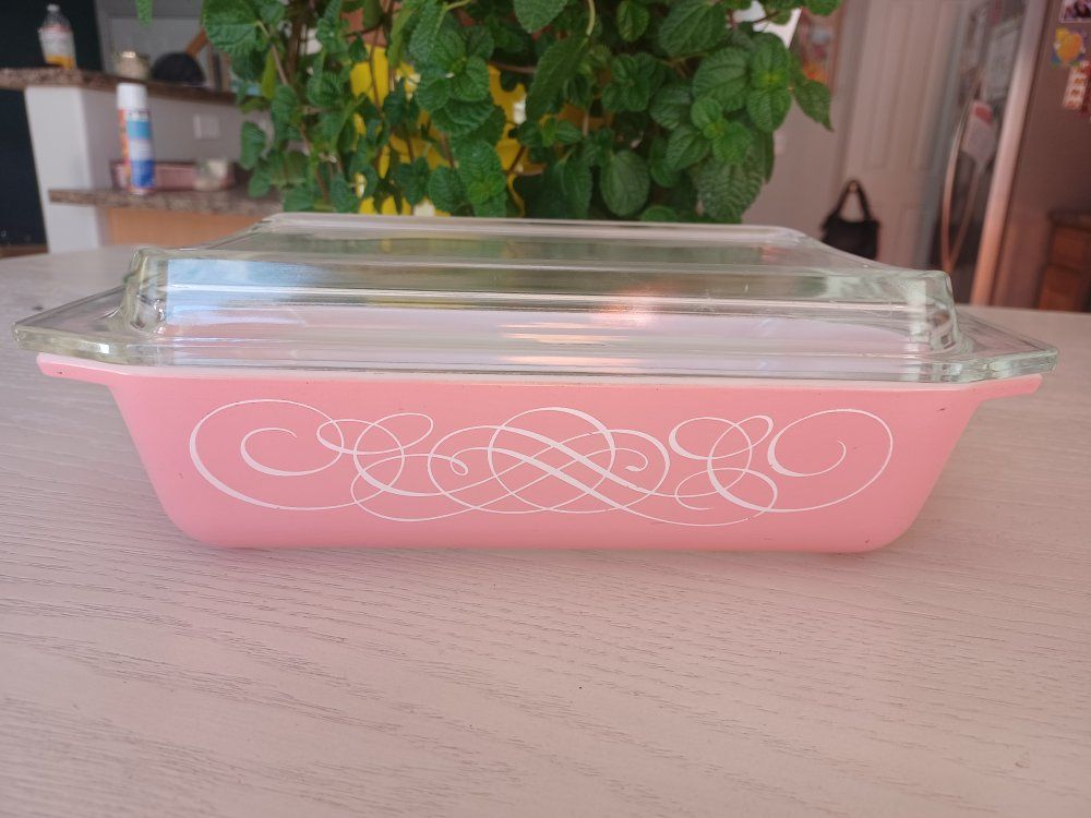 Vintage pink scroll PYREX with lid