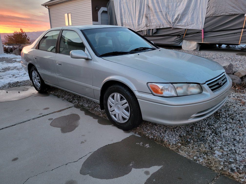 2001 TOYOTA CAMRY LE