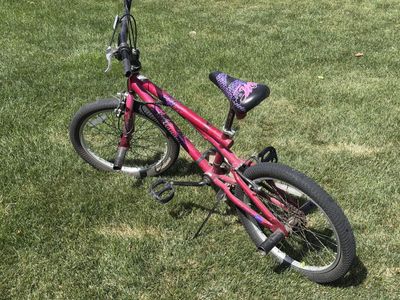Girls Mongoose BMX Bike – With 360° Rotor – Great
