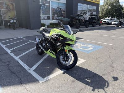 2026 Kawasaki Ninja® 500 ABS Metallic Flat Spark Black