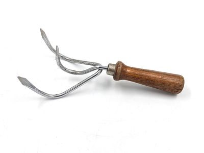 Brissell Wood Handle 3 Prong Garden Hand Rack Weed Tool Steel Tip