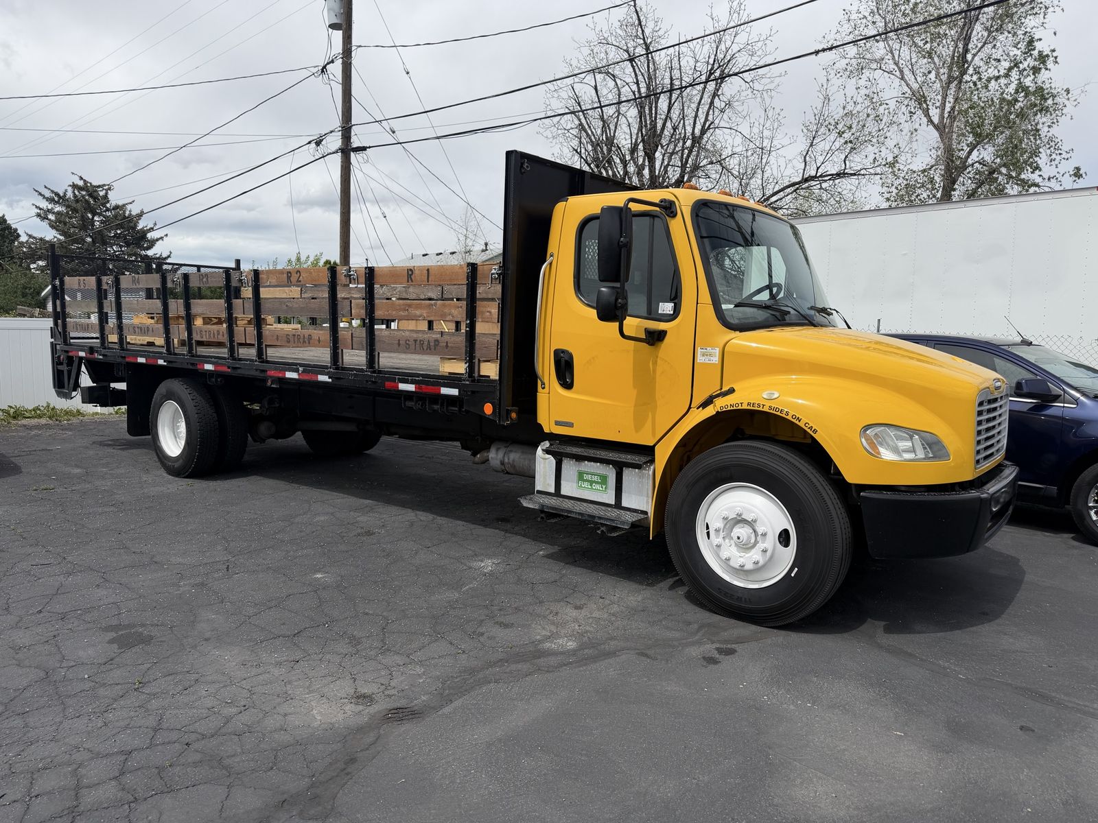 2006 Freightliner M2 106 