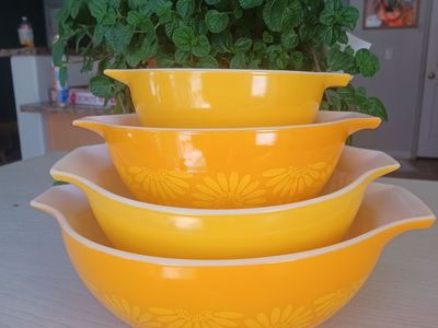 Vintage Sunflower PYREX