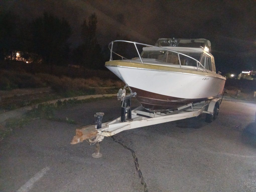 25ft fishing boat twine engines