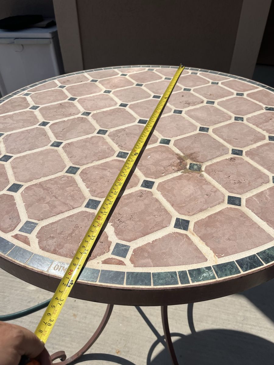 Outdoor patio round table with chairs