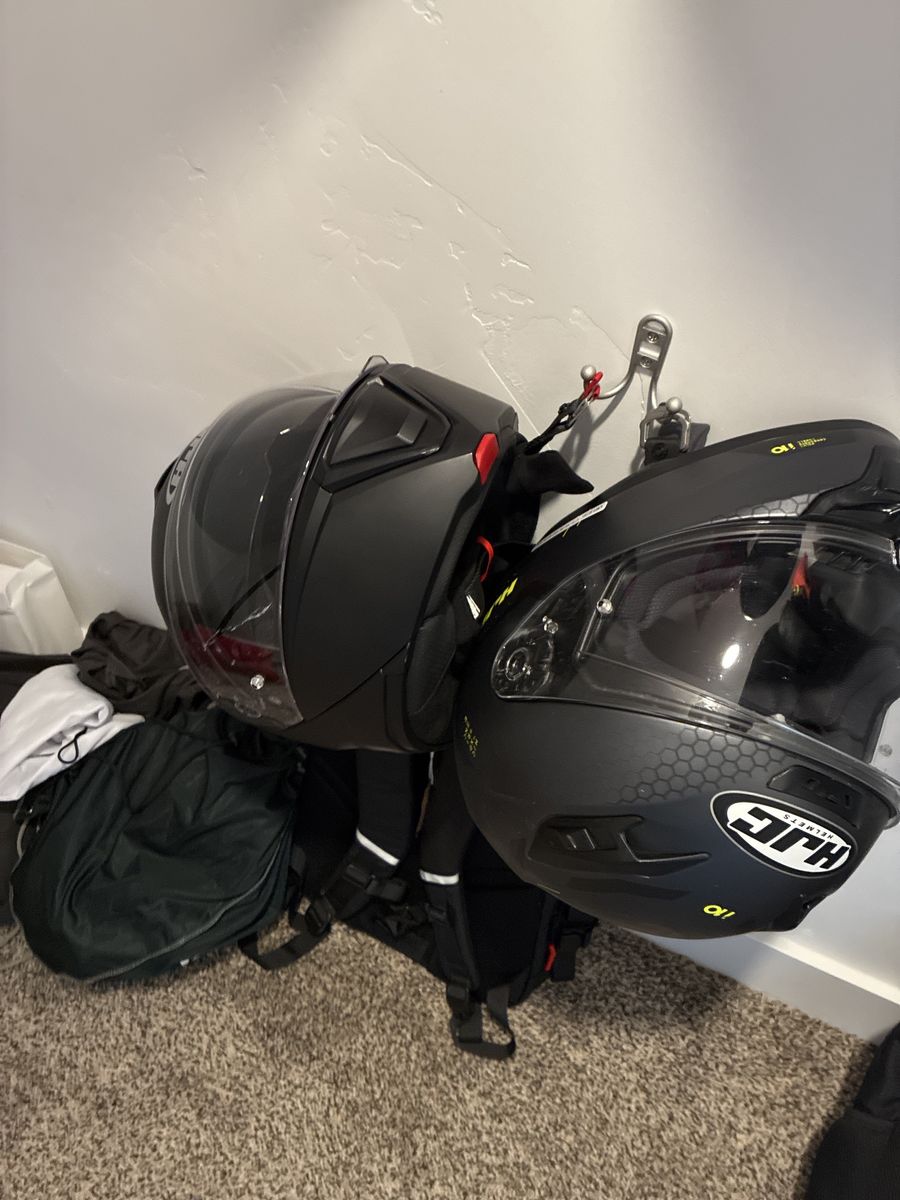 HJC Alpha 10/ Shoei Motorcycle Helmet - Black, Size XL