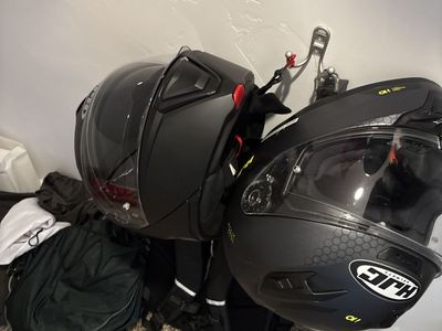 HJC Alpha 10/ Shoei Motorcycle Helmet - Black, Size XL