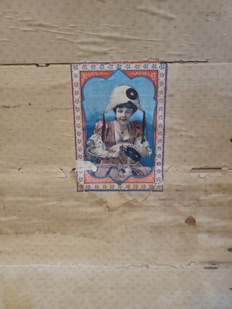 Main image 10