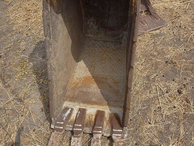 Multiple Case 580 Backhoe Buckets 12" 14" 16" 18"