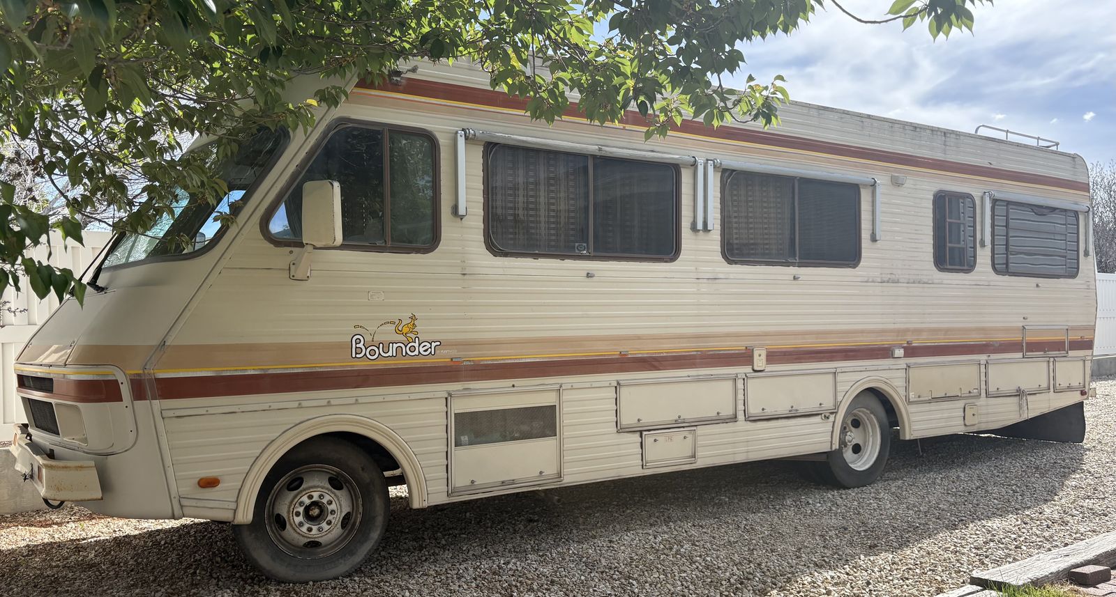 1988 Winnebago Bounder RV