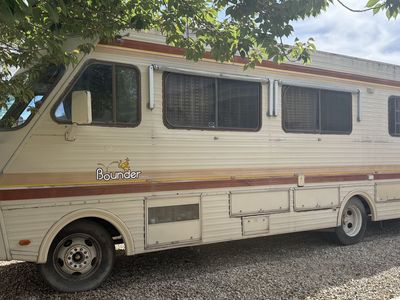 1988 Winnebago Bounder RV