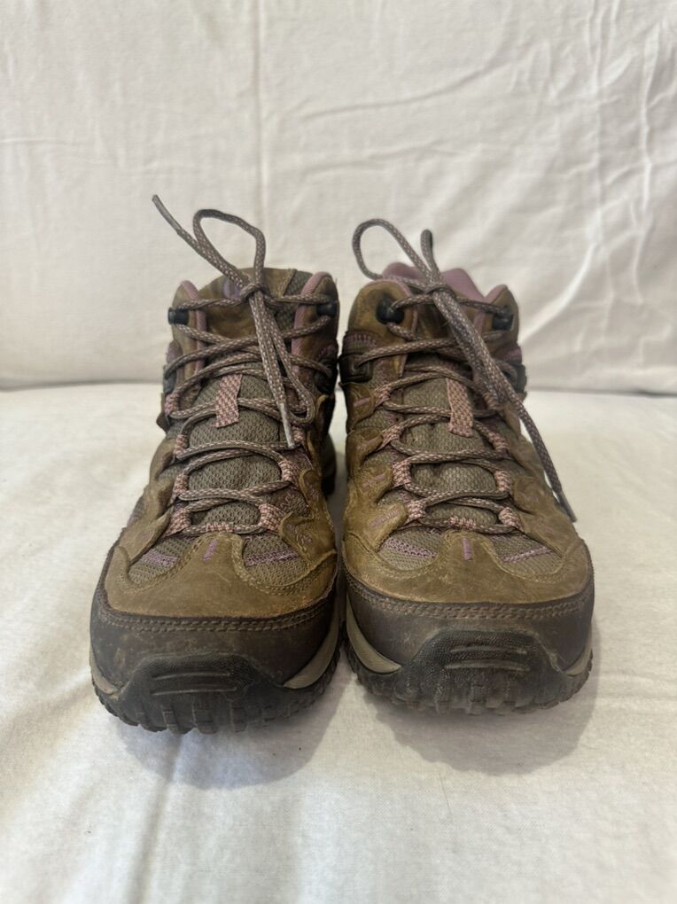 Merrell Women’s 8.5 Wtrprf Mid Hiking Boots