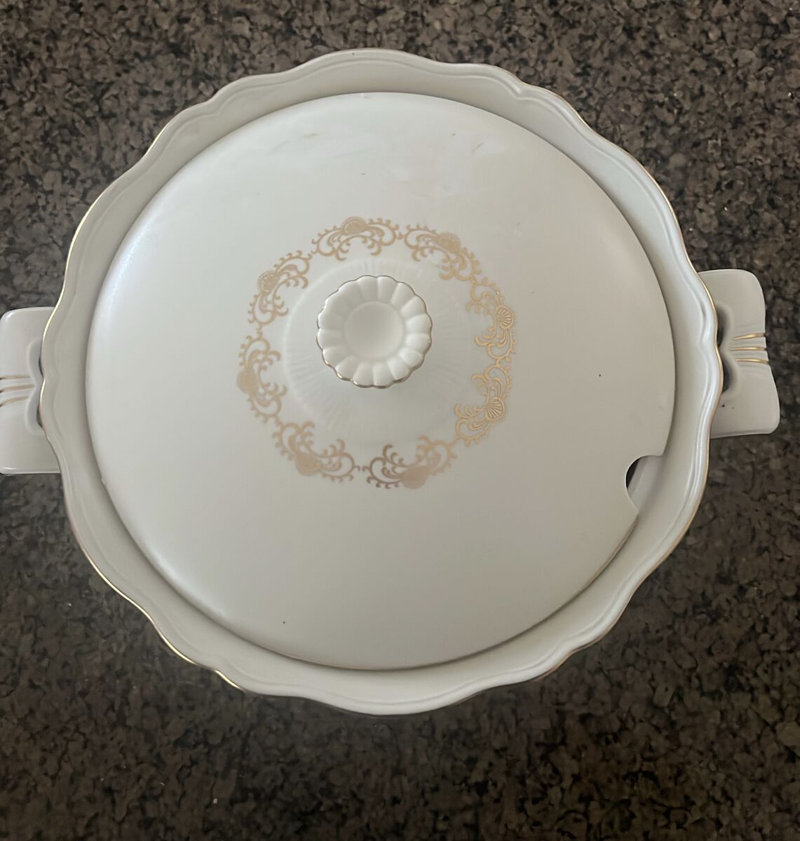 Lrg & Md bowls w lids