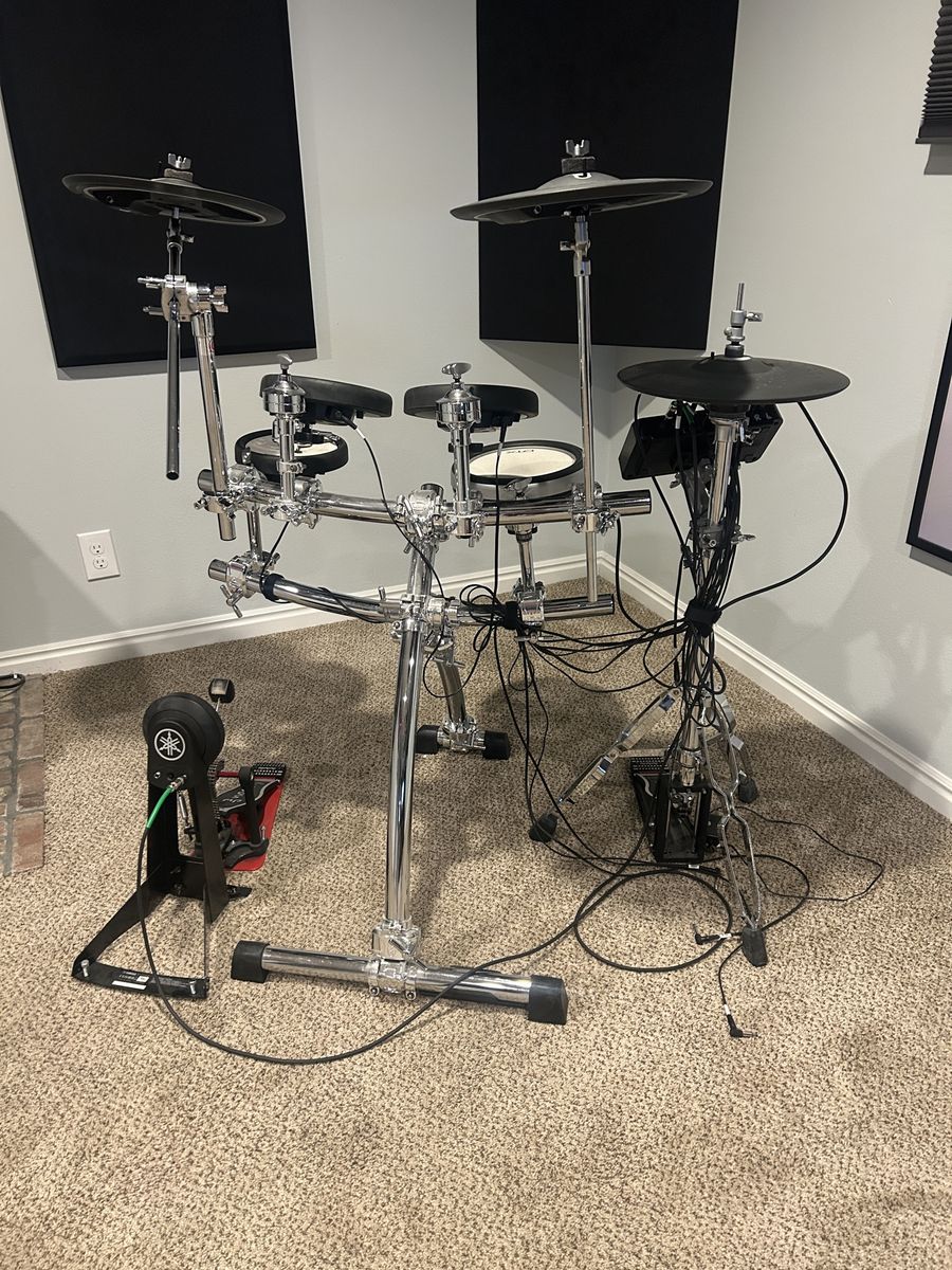 Yamaha DTX502 Electronic Drum Kit with DW 5000 Pedal - Excellent Condition, Full Setup