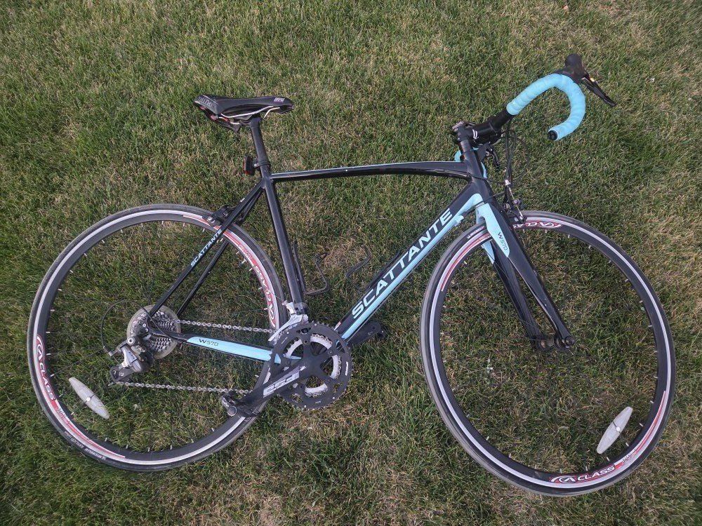 Scattante W570 Road Bike - Shimano 105 Groupset, Light Blue/Black Frame