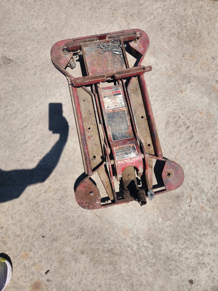 Blackhawk 1/2 Ton Transmission Jack - Floor Mount, Hydraulic Lift
