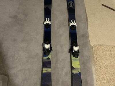 Salomon Q85 Skis